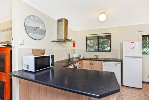 Unit 3, 5-/ Surf Avenue, Carrickalinga - Tourism Caloundra 1