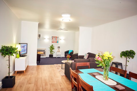 Wattle Grove Motel And Villa - Tourism Caloundra 6