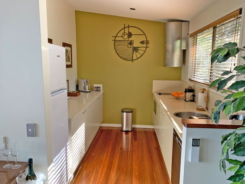 Wild Edge Retreat - Tourism Caloundra 5