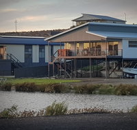 96 Marina Way Mannum Waters - River Shack Rentals - Tourism Caloundra