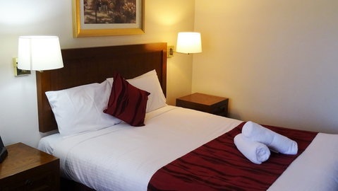 Armidale Pines Motel - Tourism Caloundra 1