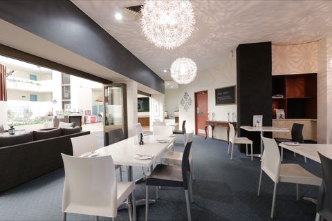 Atrium Hotel Mandurah - Tourism Caloundra 8
