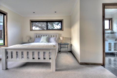 Blue Waves - Tourism Caloundra 6