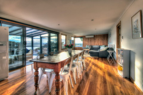 Blue Waves - Tourism Caloundra 7