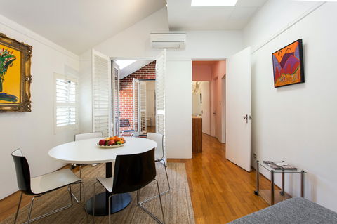 Boutique Apartment Redfern - Tourism Caloundra 6