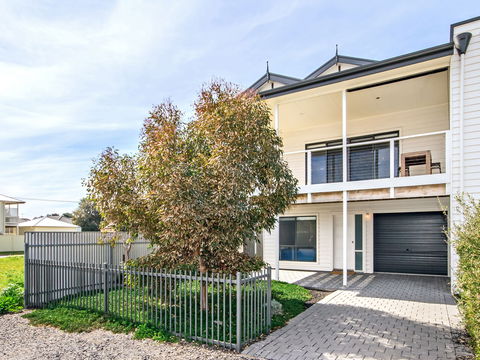 Century 21 SouthCoast: Bayside Aldinga Beach - Tourism Caloundra 1