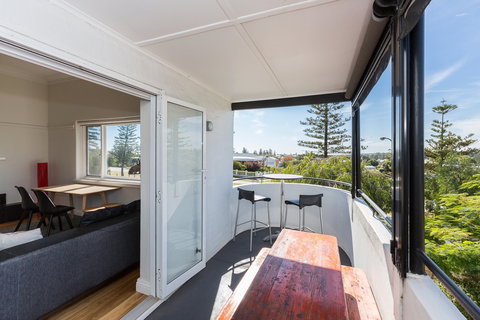 Cottesloe Beach Deluxe Apartment - Tourism Caloundra 0
