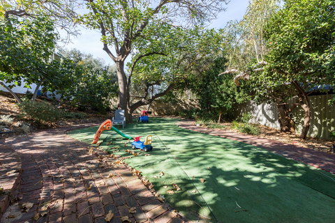 Cottesloe Beach Deluxe Apartment - Tourism Caloundra 4