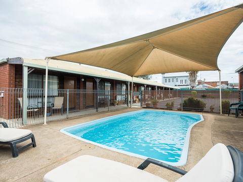 Country Mile Motor Inn - Tourism Caloundra 3