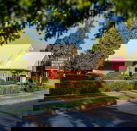 Emerald Maraboon Motor Inn - Tourism Caloundra
