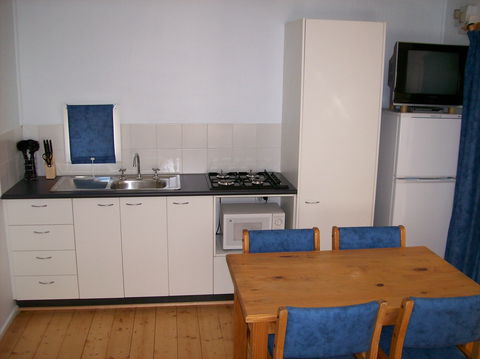 Goughs Bay Holiday Cottages - Tourism Caloundra 5