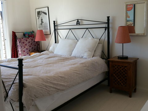 Headlands Beach House - Tourism Caloundra 2