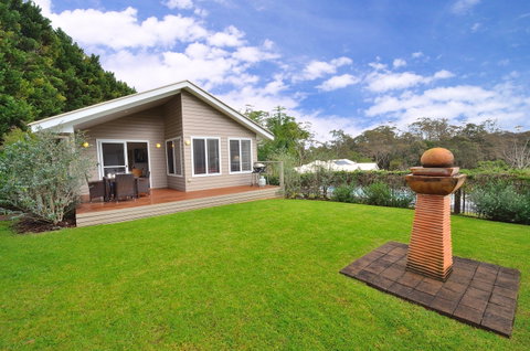 Hedgerow - Tourism Caloundra 0