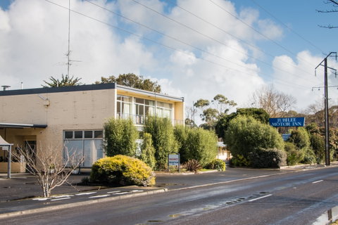 Jubilee Motor Inn - Tourism Caloundra 0