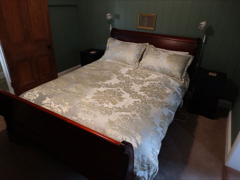 Loughmore House And Cottage - Tourism Caloundra 6