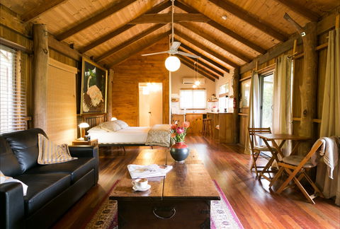 Mavis's Kitchen And Cabins - Tourism Caloundra 0