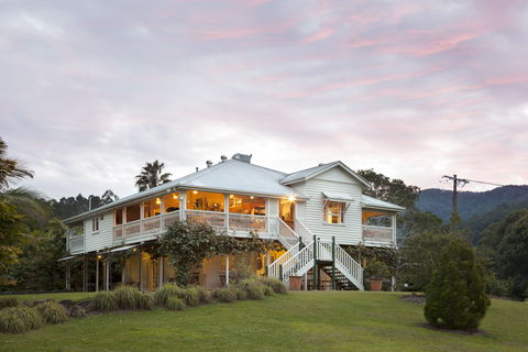 Mavis's Kitchen And Cabins - Tourism Caloundra 1
