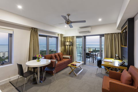 Oaks Elan Dawrin - Tourism Caloundra 2