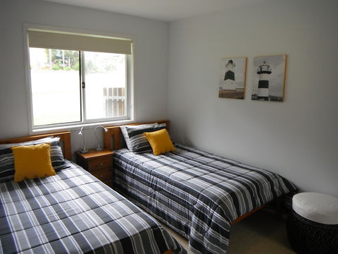 Ocean Beach House - Tourism Caloundra 1