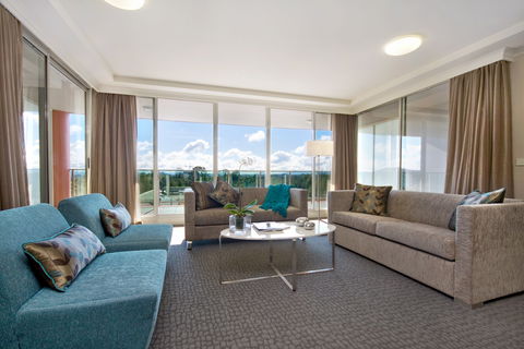 Pacific Suites Canberra - Tourism Caloundra 2