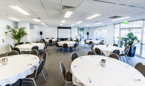 Pacific Suites Canberra - Tourism Caloundra 8