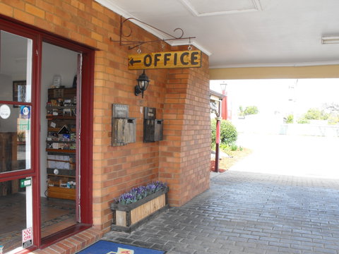 Philadelphia Motor Inn - Tourism Caloundra 6