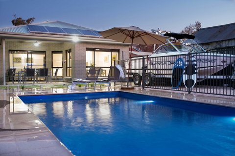 Renmark River Villas - Tourism Caloundra 1