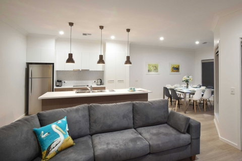 Renmark River Villas - Tourism Caloundra 2