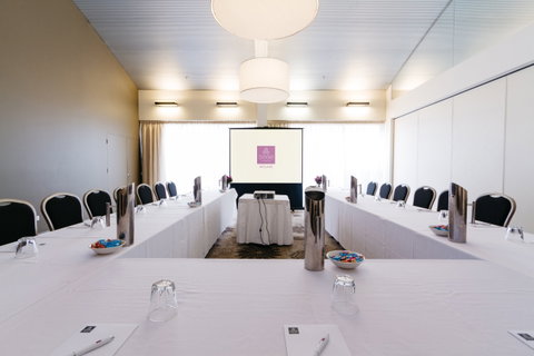 Sage Hotel Adelaide - Tourism Caloundra 1