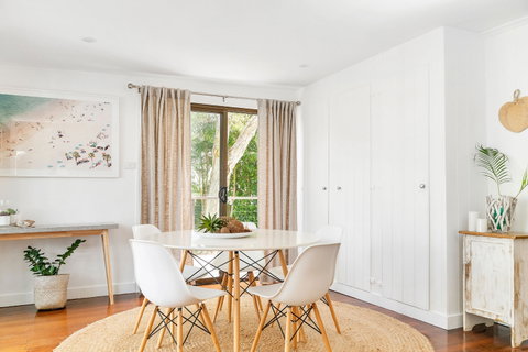 San Juan Surfers Cottage - Tourism Caloundra 2