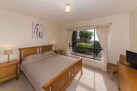 Serenity On Stacey - Tourism Caloundra 4