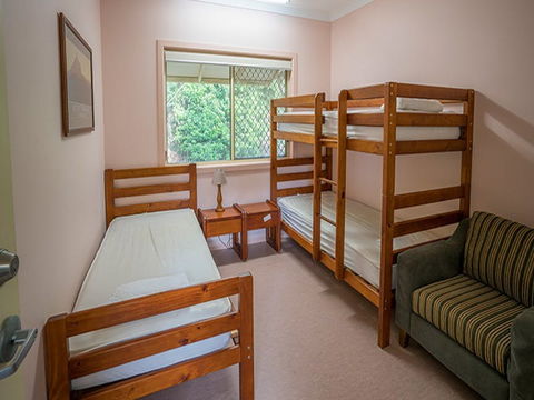 Swamp House And Bunkhouse - Tourism Caloundra 2