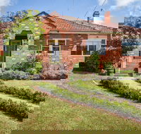 The Yellow Door Guesthouse - Tourism Caloundra