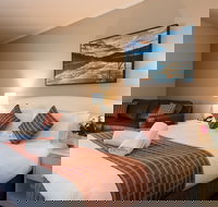 The Bowen Inn - Tourism Caloundra