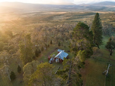 The Pines Cottage - Tourism Caloundra 1