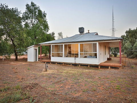 Willandra Cottage - Tourism Caloundra 0