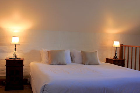 Woolmers Estate (Accommodation) - Tourism Caloundra 3