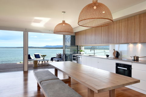 Absolute Waterfront Gerroa - Tourism Caloundra 0