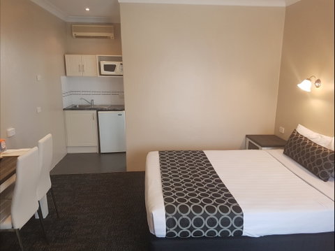 Acacia Motel Griffith - Tourism Caloundra 1