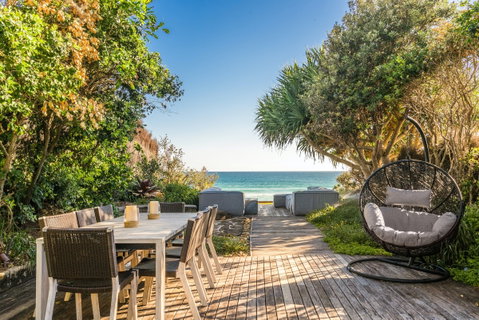 Byron Beachfront Villa - Tourism Caloundra 0