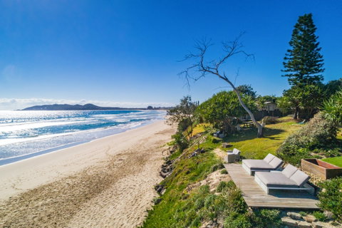 Byron Beachfront Villa - Tourism Caloundra 2