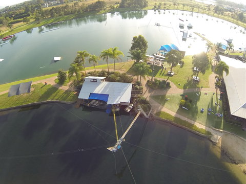 Cables Lodge Accommodation - Tourism Caloundra 0