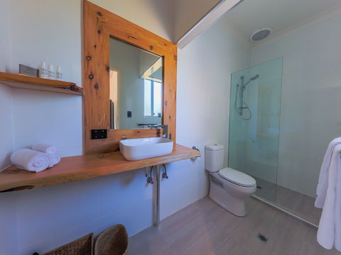 COAST Motel & Apartments - Tourism Caloundra 2