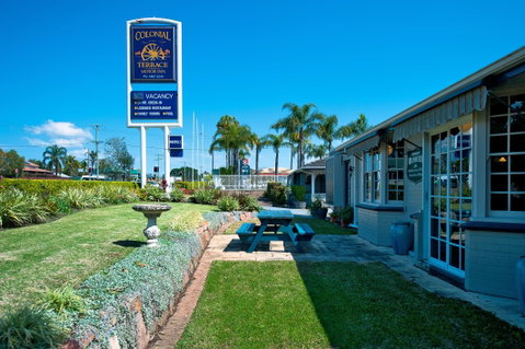 Colonial Terrace Motor Inn And Terrace Brasserie - Tourism Caloundra 0