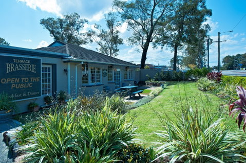 Colonial Terrace Motor Inn And Terrace Brasserie - Tourism Caloundra 2