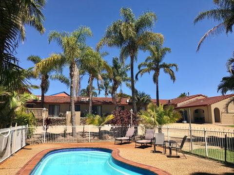 Costa Rica Motel - Tourism Caloundra 0