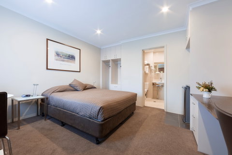 Forrest Hotel And Apartments - Tourism Caloundra 2