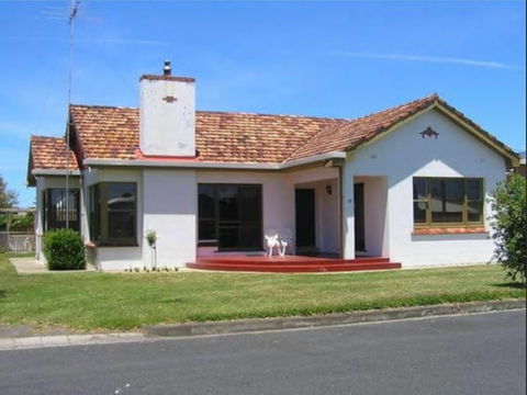 Gillian On Meylin - Tourism Caloundra 0