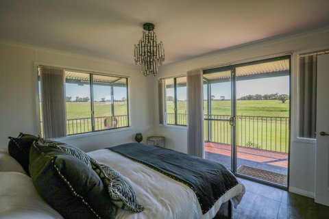 Harmans Lodge - Tourism Caloundra 0