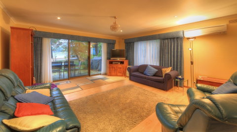 Lakeside Chalet - Tourism Caloundra 2